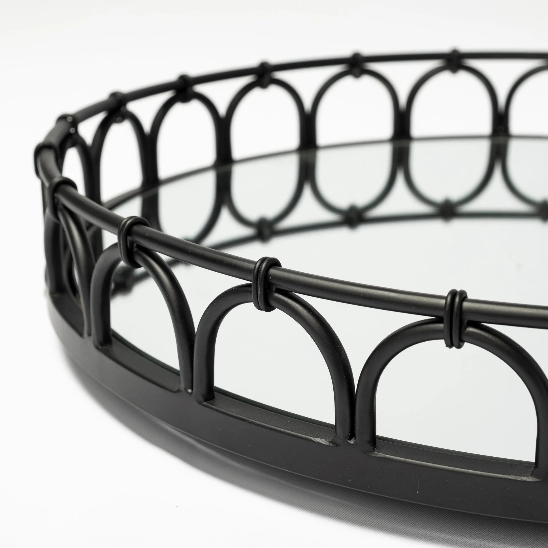 20' Matte Black Metal Half Circles And Mirrored Glass Round Tray By Homeroots