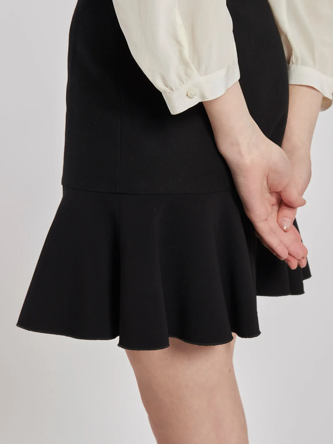 2010 Victoria Beckham black cotton mini skirt with ruffle