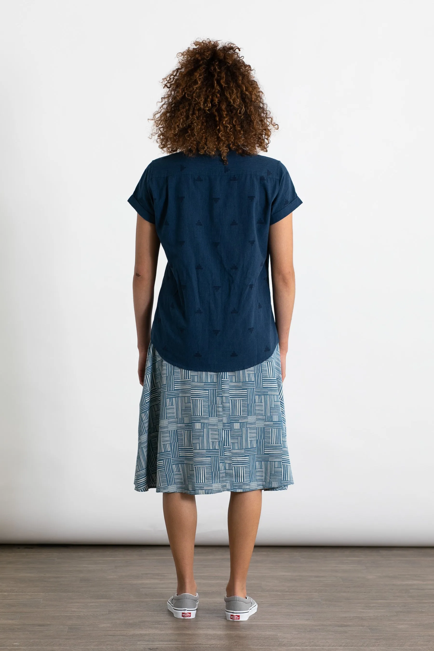 Bea Shirt / Navy Fil-Coupe Pyramids