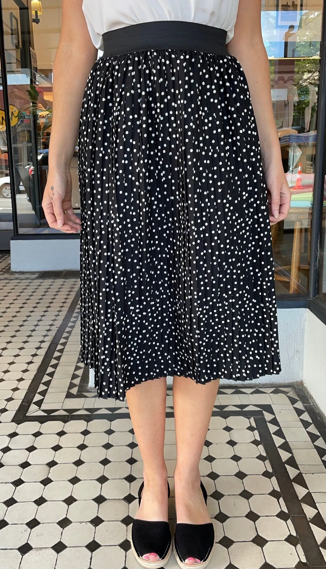 Delta Polka Dot Pleated Skirt Black