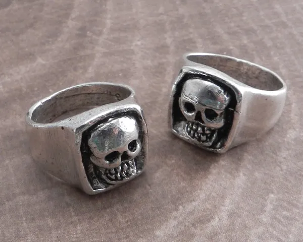 Giant Skull Ring