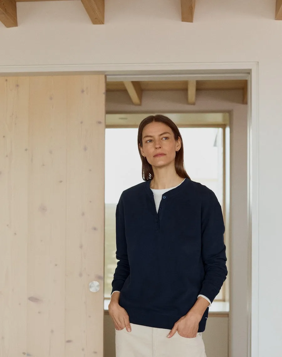 The LOOPBACK / Henley Sweat - Navy