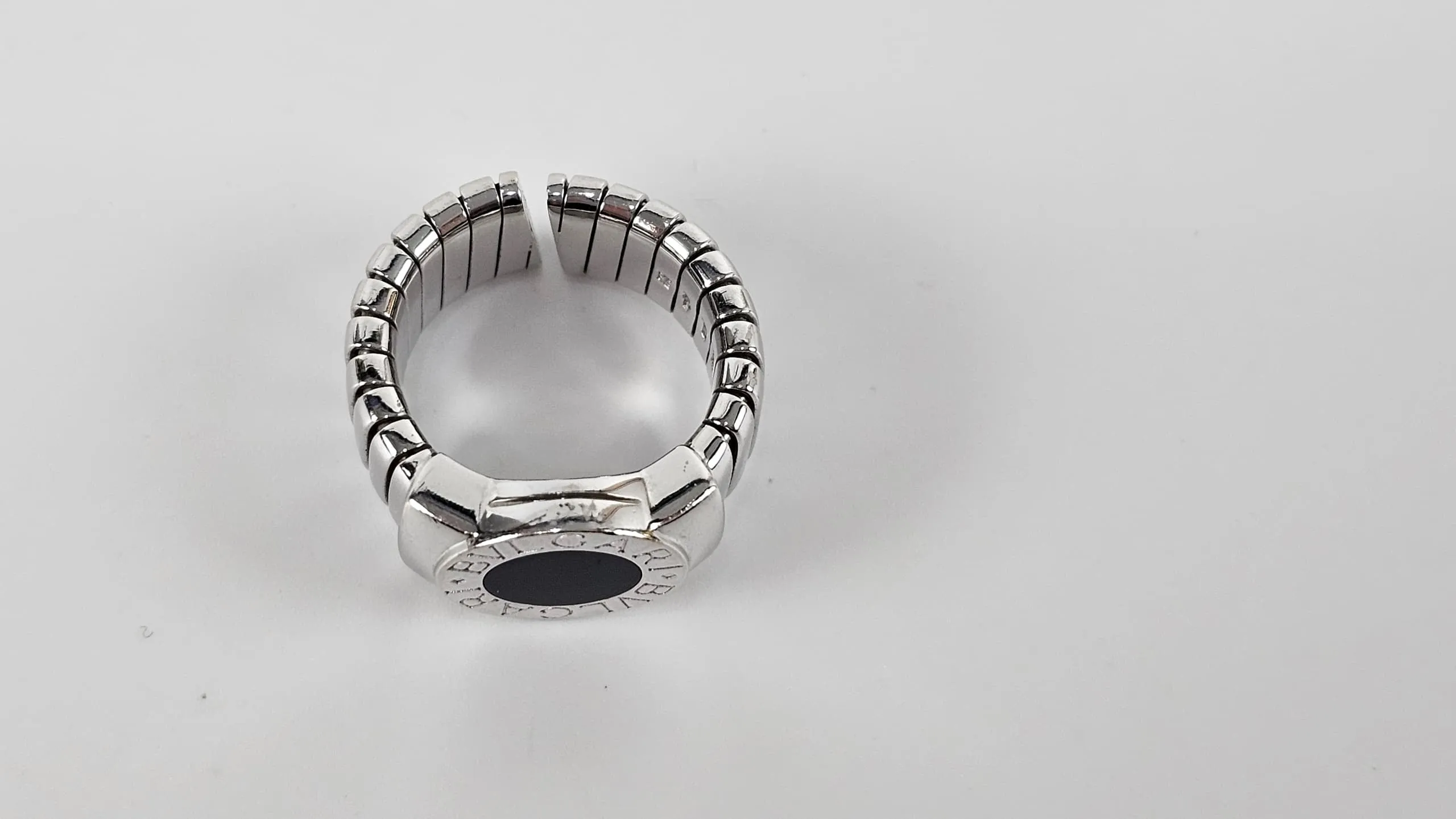 Tubogas 18k White Gold Black Onyx Ring